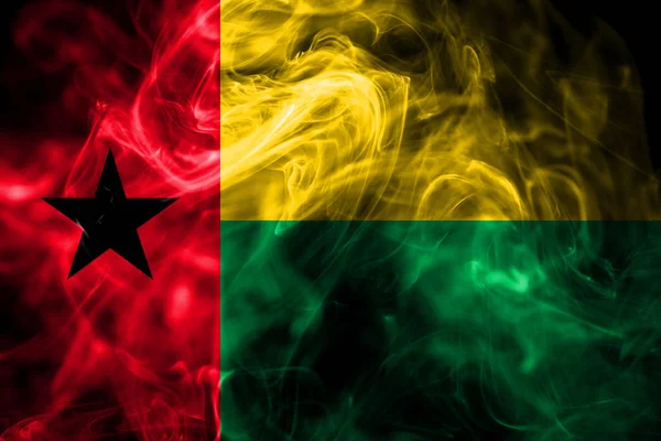 Nationalflagge Von Guinea Bissau Aus Farbigem Rauch Isoliert Auf Schwarzem — Stockfoto