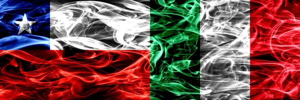 Chile Chilei Olaszország Olasz Füst Zászlók Egymás Mellé Koncepció Ötlet — Stock Fotó