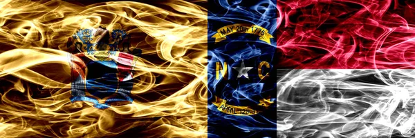 Нью Джерси Против Северной Каролины Красочные Флаги Дыма Помещены Бок — стоковое фото