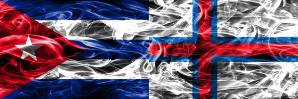 キューバ キューバ対フェロー諸島煙サイド サイド配置フラグ コンセプトとアイデアのフラグ ミックス — ストック写真