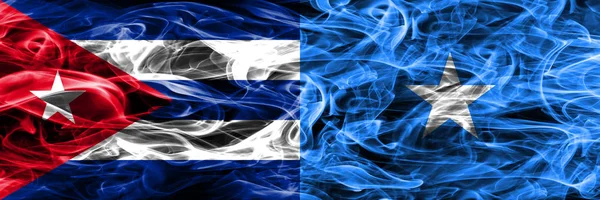 Cuba Cuba Somália Bandeiras Fumaça Somália Colocadas Lado Lado Conceito — Fotografia de Stock