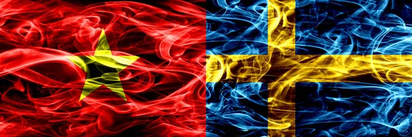 Σοσιαλιστική Δημοκρατία Του Βιετνάμ Σουηδία Σουηδικό Καπνό Σημαίες Που Τοποθετούνται — Φωτογραφία Αρχείου