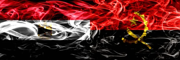 Egito Egito Angola Bandeiras Fumaça Angolanas Colocadas Lado Lado Bandeiras — Fotografia de Stock