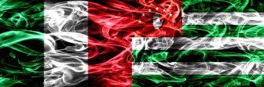 İtalya vs Abhazya, Abhaz bayrakları yan yana yerleştirilmiş duman. İpeksi duman bayrakları renkli kalın soyut