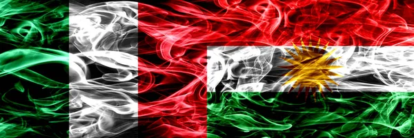 Italien Kurdistan Kurdiska Röker Flaggor Placeras Sida Vid Sida Tjocka — Stockfoto