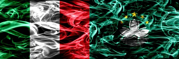 Włochy Makau Pali Flagi Umieszczone Obok Siebie Abstrakcja Grube Kolorowe — Zdjęcie stockowe