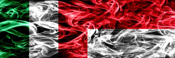 Italien Monaco Monacan Smoke Flags Nebeneinander Platziert Dicke Abstrakt Gefärbte — Stockfoto