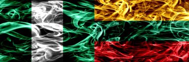 Nijerya, Nijerya vs Litvanya, Litvanya dili bayrakları yan yana yerleştirilmiş duman. İpeksi duman bayrakları renkli kalın soyut