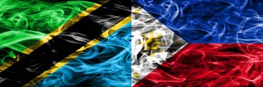 Tanzanya vs Türkiye, Filipino duman bayrakları yan yana yerleştirilmiş. Kalın ipeksi duman bayrak Tanzanya ve Filipinler, Filipino, renkli
