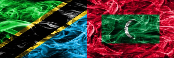 Tanzanie Maledivy Maledivská Kouřit Příznaky Které Jsou Umístěny Vedle Sebe — Stock fotografie