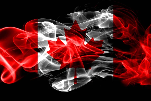 Nationalflagge Kanadas Aus Farbigem Rauch Isoliert Auf Schwarzem Hintergrund — Stockfoto