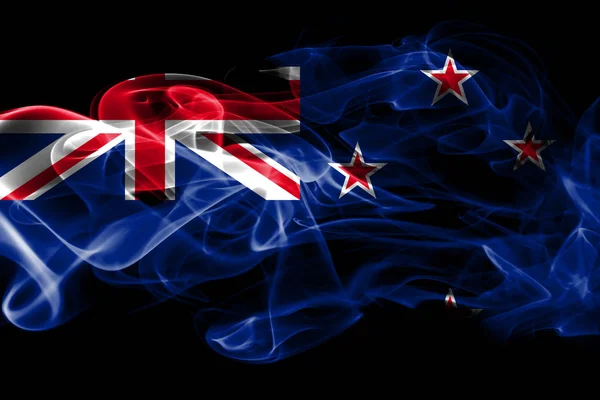 新西兰国旗由黑色背景的有色烟雾制成 — 图库照片