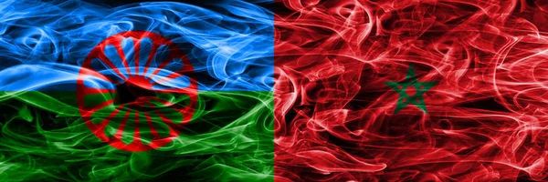 Циган Роман Проти Марокко Марокканський Дим Прапори Розміщені Поруч — стокове фото