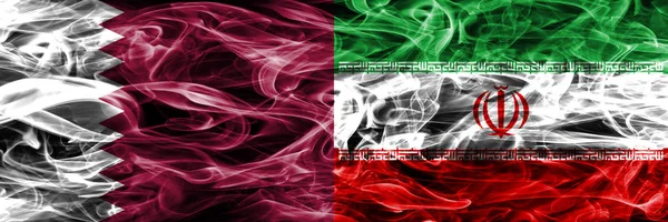 Katar Írán Íránská Kouřit Příznaky Které Jsou Umístěny Vedle Sebe — Stock fotografie