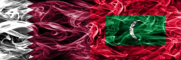 Katar Gegen Malediven Maledivische Rauchfahnen Nebeneinander Vereinte Arabische Emirate Uae — Stockfoto