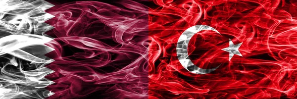 Qatar Turkije Turks Roken Vlaggen Naast Elkaar Geplaatst Verenigde Arabische — Stockfoto