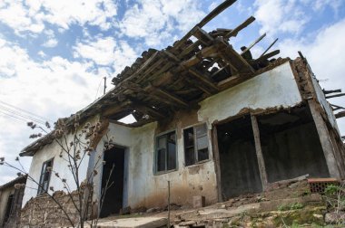 Vintage eski hasarlı basketbol Disiplin Kurulu'na kırsal evde terk