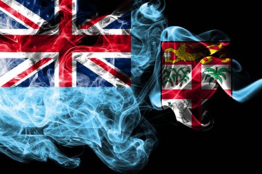Fiji ulusal bayrak renkli duman siyah arka plan üzerine izole yapılmış. Soyut ipeksi dalga arka plan.