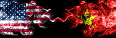 Amerika Birleşik Devletleri vs Vietnam, Vietnamca dumanlı mistik bayrakları yan yana yerleştirilmiş. Kalın ipeksi duman bayrak Amerika ve Vietnam, Vietnamca, renkli