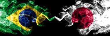 Brezilya vs Japonya, Japon duman bayrakları yan yana yerleştirilir. Brezilya ve Japonya, Japon kalın renkli ipeksi duman bayrakları