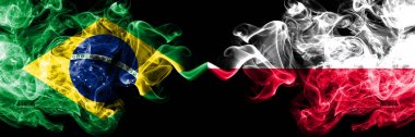 Brezilya vs Polonya, Polonya duman bayrakları yan yana yerleştirilir. Brezilya ve Polonya, Polonyalı kalın renkli ipeksi duman bayrakları