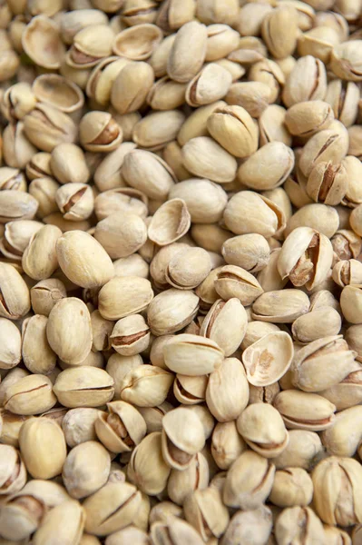 Pistachios. Salted pistachios. Pistachios in shell. pistachios close up. Pistachio background — Stock Photo, Image