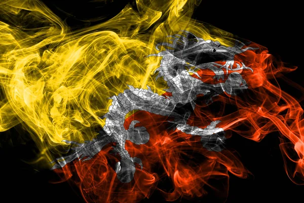Bhután füst zászló izolált fekete háttér — Stock Fotó