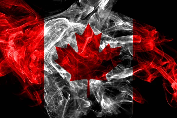 Bandeira de fumaça do Canadá isolada em fundo preto — Fotografia de Stock