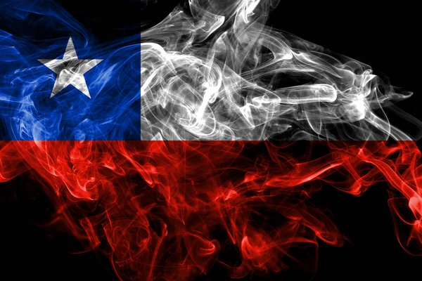 Chile fumaça bandeira isolada no fundo preto — Fotografia de Stock