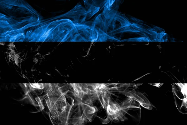 Η Εσθονία έχει σημαία καπνού απομονωμένη σε μαύρο φόντο — Φωτογραφία Αρχείου