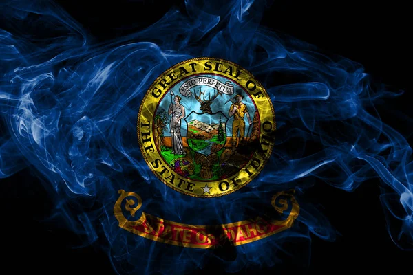 Державний прапор з димом в Айдахо, Сполучені Штати Америки — стокове фото
