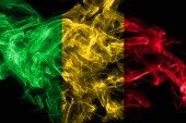 Mali füst zászló elszigetelt fekete háttér