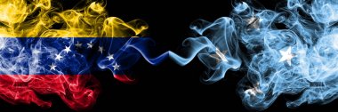 Venezuela, Mikronezya 'ya karşı, yan yana yerleştirilmiş Mikronezya dumanlı mistik bayraklar. Venezuela ve Mikronezya 'nın kalın renkli dumanlı bayrakları, Mikronezya