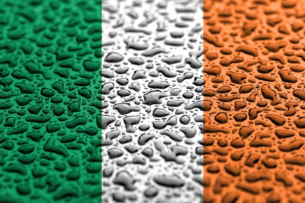 Bandeira nacional da Irlanda feita de gotas de água. Conceito de previsão de antecedentes . — Fotografia de Stock