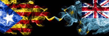 Katalonya vs Tuvalu, Tuvaluan duman bayrakları yan yana yerleştirilir. Katalonya ve Tuvalu, Tuvaluan kalın renkli ipeksi duman bayrakları