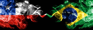 Şili vs Brezilya, Brezilya dumanlı mistik bayraklar yan yana yerleştirilir. Brezilya, Brezilya ve Şili bayrağının kalın renkli ipeksi dumanları