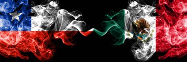 Şili vs Meksika, Meksika dumanlı mistik bayraklar yan yana yerleştirilir. Meksika, Meksika ve Şili bayrağıkalın renkli ipeksi dumanlar