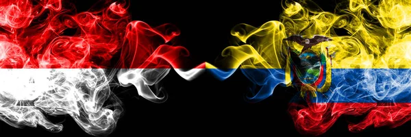 Indonesië VS Ecuador, Ecuadoraanse rokerige Mystic vlaggen geplaatst naast elkaar. Dikke gekleurde zijdeachtige rook vlaggen van Indonesië en Ecuador, Ecuadoraanse — Stockfoto
