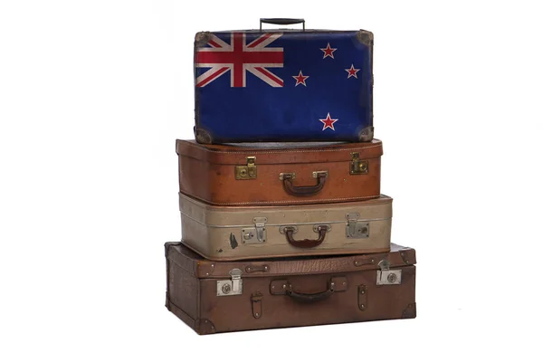 Nowa Zelandia, Nowa koncepcja podróży Zealander. Grupa Vintage walizki izolowane na białym tle. — Zdjęcie stockowe
