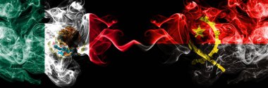 Meksika vs Angola, Angola dumanlı mistik bayraklar yan yana yerleştirilir. Kalın renkli ipeksi soyut Meksika ve Angola, Angola afiş dumanlar