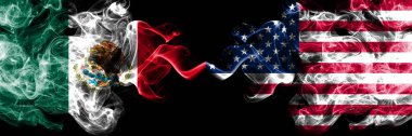 Meksika vs Amerika Birleşik Devletleri, Amerikan dumanlı mistik bayraklar yan yana yerleştirilir. Kalın renkli ipeksi soyut Dumanlar Afiş Meksika ve Amerika Birleşik Devletleri, Amerikan
