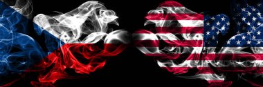 Çek Cumhuriyeti, Çekya, ABD, Amerika Birleşik Devletleri, Amerikan dumanlı mistik bayrakları yan yana yerleştirilir. Kalın renkli ipeksi dumanlar bayrak kavramı