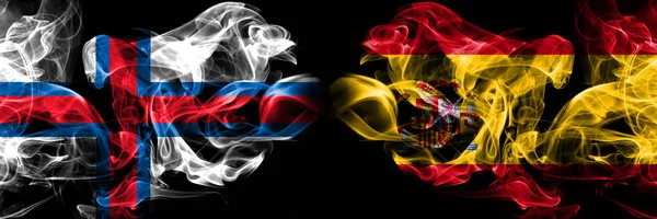 Faerské ostrovy, Španělsko, Španělská soutěž, silné barevné kouřky. Evropská fotbalová kvalifikace — Stock fotografie