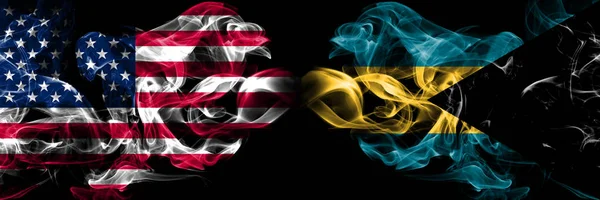 États-Unis d'Amérique, États-Unis vs Bahamas, Bahamas background abstract concept peace smokes flags . — Photo