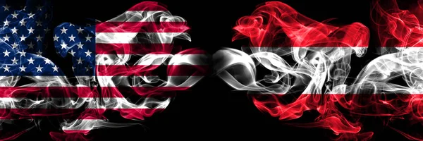 Vereinigte Staaten von Amerika, USA gegen Österreich, österreichischer Hintergrund abstraktes Konzept Frieden raucht Fahnen. — Stockfoto
