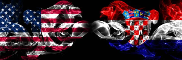 Stati Uniti d'America, USA vs Croazia, concetto astratto di sfondo croato la pace fuma bandiere . — Foto Stock