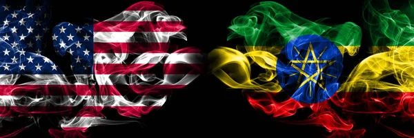 Estados Unidos da América, EUA vs Etiópia, fundo etíope conceito abstrato paz fuma bandeiras . — Fotografia de Stock