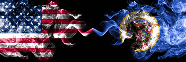 Etats-Unis d'Amérique, USA vs Minnesota state background abstract concept peace smokes flags . — Photo