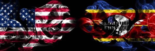 Estados Unidos de América, Estados Unidos vs Swazilandia, Swazilandia fondo concepto abstracto paz fuma banderas . — Foto de Stock