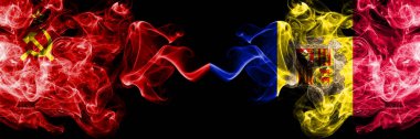Komünist vs Andorra, Andorran soyut dumanlı mistik bayraklar yan yana yerleştirilir. Komünizm ve Andorra kalın renkli ipeksi duman bayrakları, Andorra